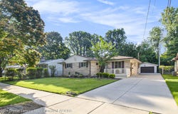1809 S Holly Way, Lansing, MI 48910