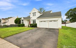 5 Cherrywood Drive, Piscataway, NJ 08854