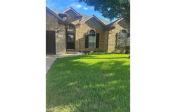 1500 Park Crest Drive, Crowley, TX 76036