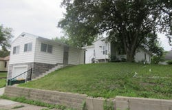 109 5th St, Jackson, MN 56143