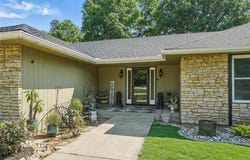 307 SE Westwind Drive, Lee's Summit, MO 64063