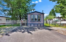 74 E WALROSE Loop, Hayden, ID 83835
