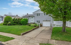 4031 Daleview Avenue, Seaford, NY 11783