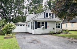 9 Curtis Avenue, Lysander, NY 13027