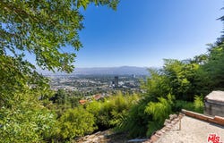 7803 Torreyson Dr, Los Angeles, CA 90046