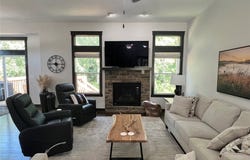 921 W 22nd Street S, Newton, IA 50208