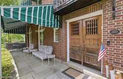 100 S Manning Boulevard, Albany, NY 12203