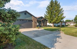 10010 Winding Shores Drive, New Haven, IN 46774