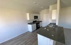928 S Bear Lane, Mustang, OK 73064