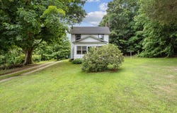 842 10th Street, Plainwell, MI 49080