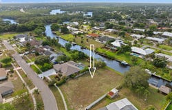 420 NE Cornwall Avenue, Port Saint Lucie, FL 34983