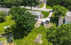 2800 S Cedar Crest Terrace, Independence, MO 64057