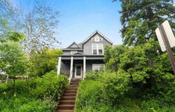 2101 E 1st St, Duluth, MN 55812