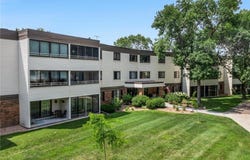 10600 43rd Avenue N, Plymouth, MN 55442