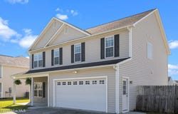 111 Woods Run Circle, Richlands, NC 28574