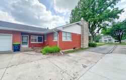 320 S. Monroe St, Pittsfield, IL 62363