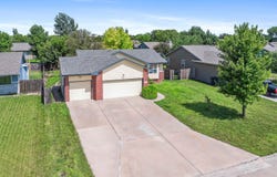 2108 Paddington Ave., Newton, KS 67114