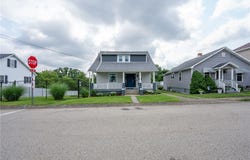 143 Center Ave, Mt Pleasant Boro, PA 15666