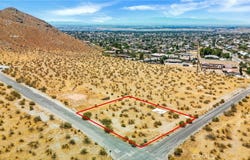 19767 Roanoke Rd, Apple Valley, CA 92307