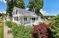 13 Beggs Point Street, Essex, NY 12936