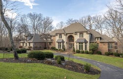 2907 S Ridgewood Lane, Springfield, MO 65809