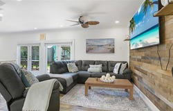 1736 NW 39th St, Oakland Park, FL 33309