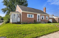 802 W MIDDLE STREET, HANOVER, PA 17331