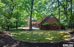 408 W RAVINWOODS Road, Peoria, IL 61615