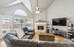 412 Kyle Lane, Lewisville, TX 75067