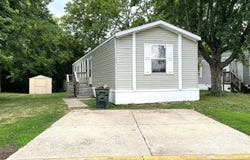 490 Linda Lane, Lynwood, IL 60411