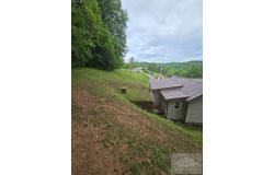 401 Goad Ave, MATOAKA, WV 24736