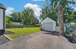 703 E Salem Avenue, Indianola, IA 50125