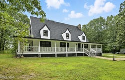 11830 Whispering Pines Road, Neosho, MO 64850