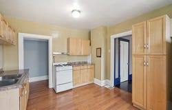 637 E Otjen St, Milwaukee, WI 53207