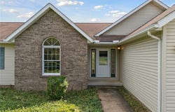 10850 Lampe Lane NE, Magnolia, OH 44643
