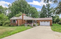 386 Maplewood Drive, Alliance, OH 44601