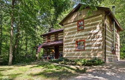 2851 S Whitehorse Road, Nashville, IN 47448