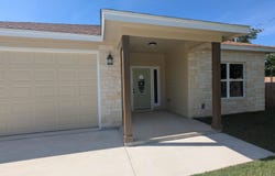 1704 E Avenue G, Lampasas, TX 76550
