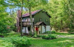 202 Twin Brook Circle, Londonderry, VT 05148