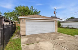 4524 W 100th Place, Oak Lawn, IL 60453