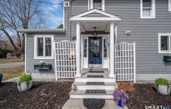 24 Cottage Place, Old Saybrook, CT 06475