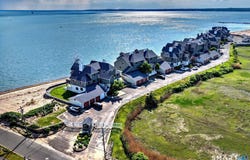 2 Old Town Highway, East Haven, CT 06512