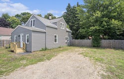 1434 Quarterline Road, Muskegon, MI 49442