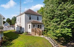 274 2nd Street SW, Brewster, OH 44613