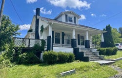 1112 BUTLER ST, STAUNTON, VA 24401