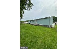 606 FANCY FILLY CIRCLE, MARTINSBURG, WV 25403