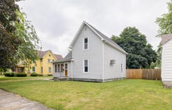 111 E Iroquois Street, Kentland, IN 47951