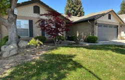 448 S Creek Dr, Madera, CA 93637