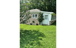 102 Roscoe Street, BLUEFIELD, VA 24605