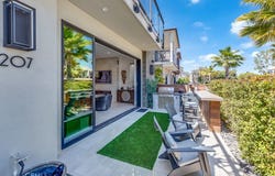 207 1st, Seal Beach, CA 90740